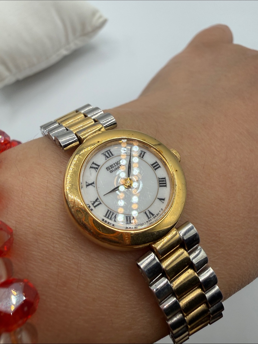 VTG Seiko Two-Tone Gold and Silver Women's Watch - Picture 8 of 10